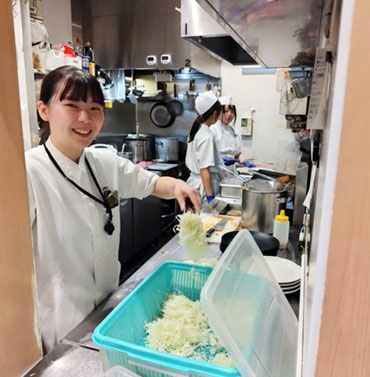 調理社員募集！新卒・中途採用！月給20万～65万！